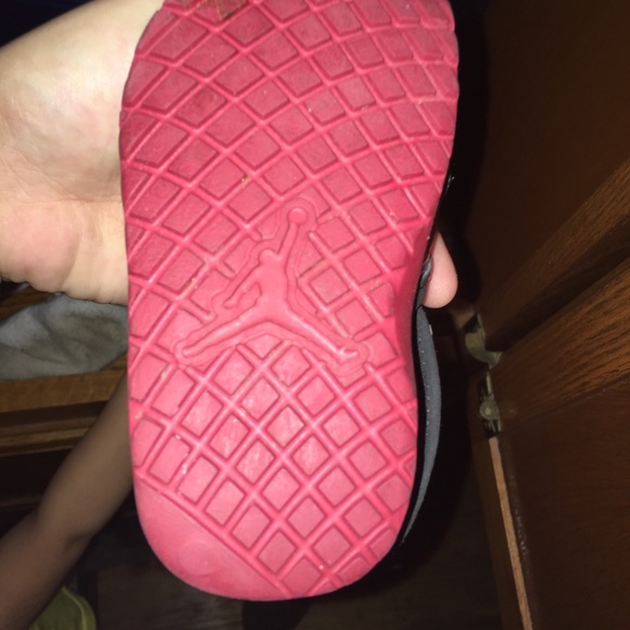 Jordan slippers toddler boy size 6c - Picture 2 of 2